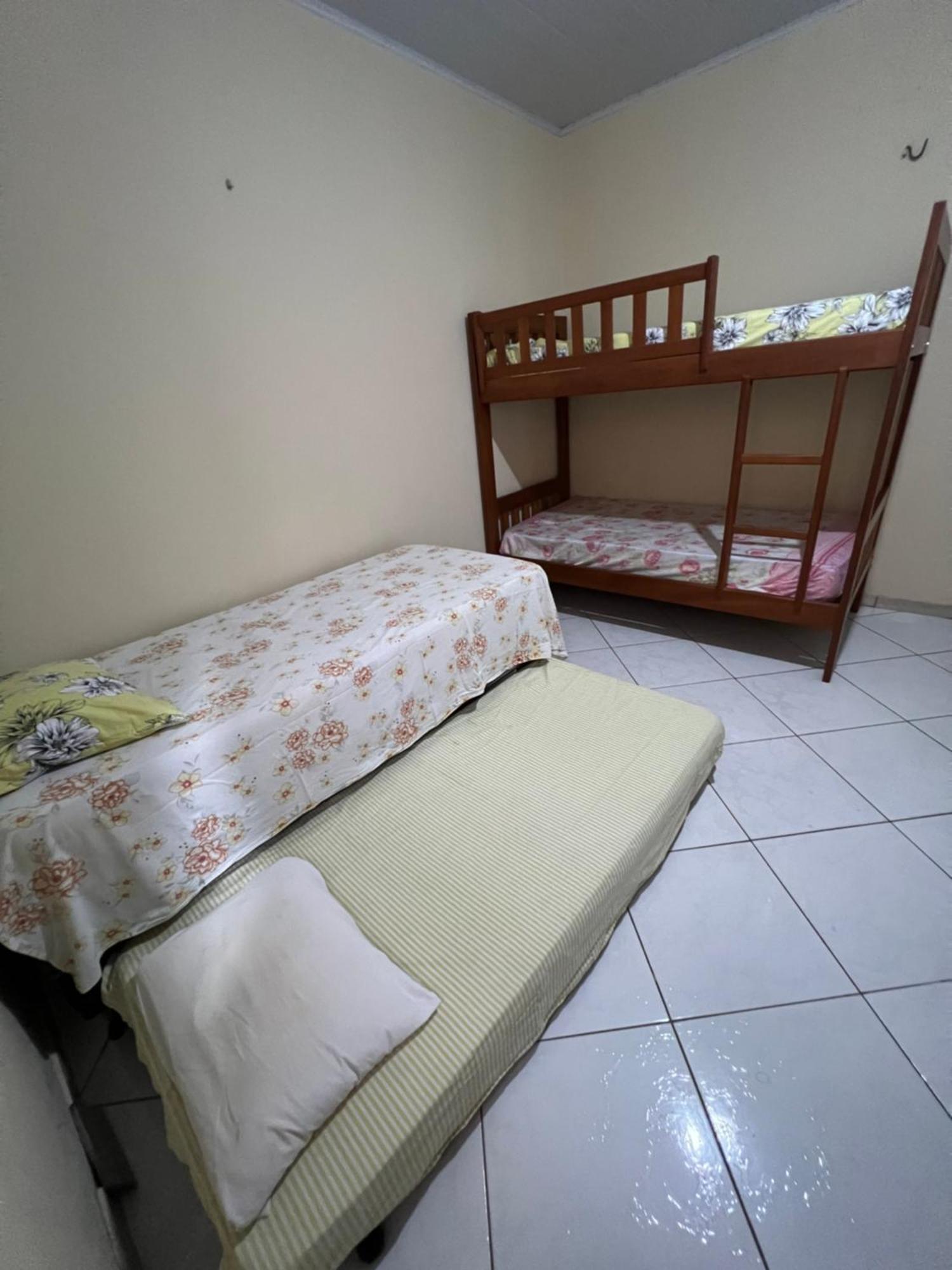 Lazer Hostel 巴雷里尼亚斯 外观 照片